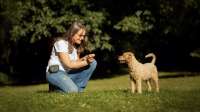 Christiane Jacobs, was sollten wir über die Körpersprache von Hunden wissen?