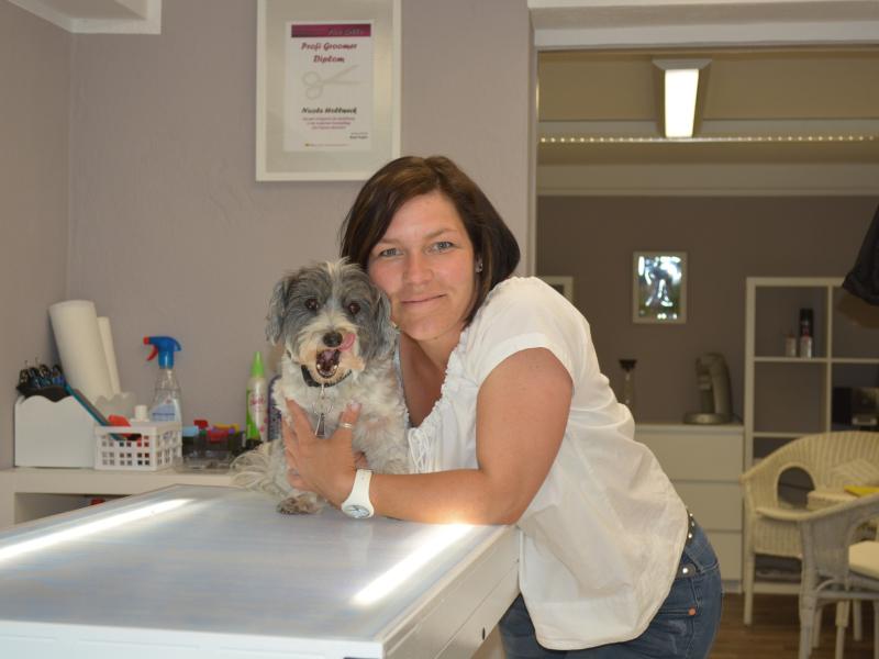 Hundesalon Flotte Pfote Nicole Hollweck